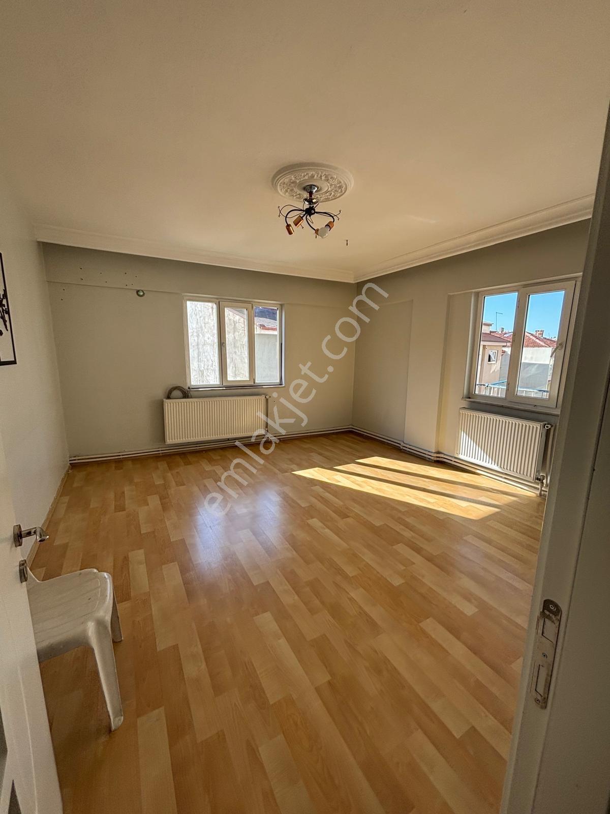 Sahibinden Emek Caddesinde Kiralık Daire - Görsel 2