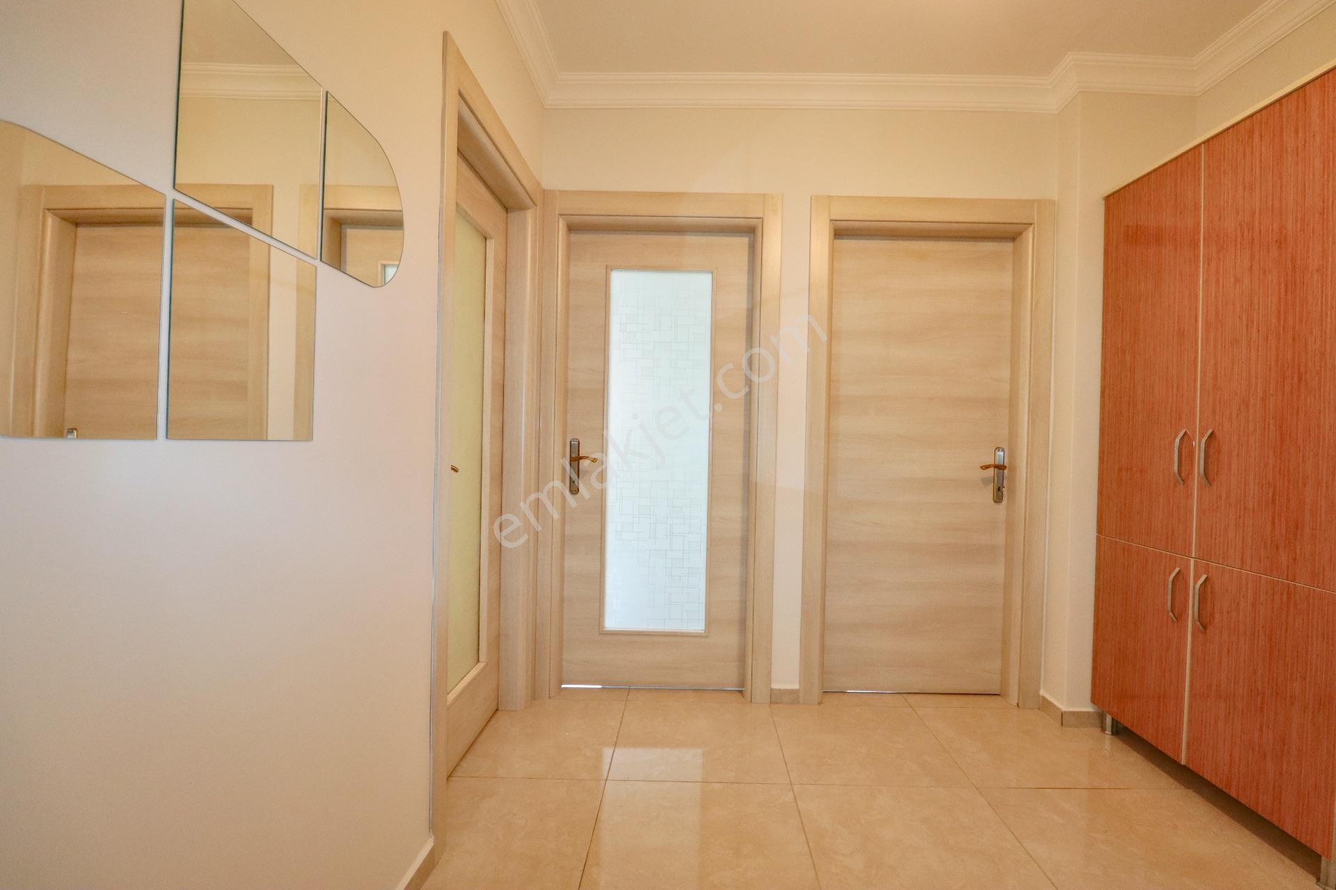 Altınoluk'ta Havuzlu Sitede 2+1 Geniş Daire - Görsel 18
