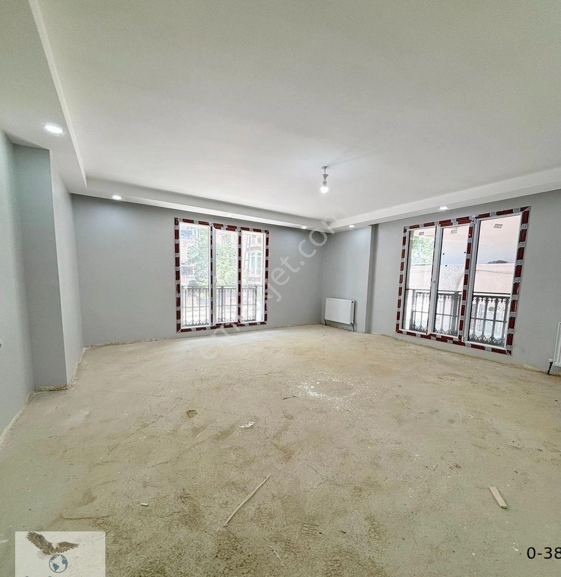 Müslüm Emlaktan Cihangirde 2+1 Düz Giriş Otoparklı Daire