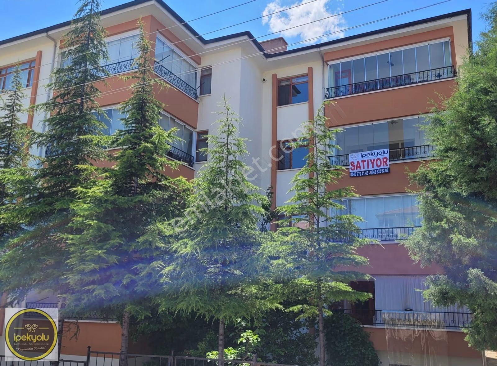 İpekyolu Gayrimenkulden Kırbaşı Yolu Üzerinde 3+1 Satılık Daire