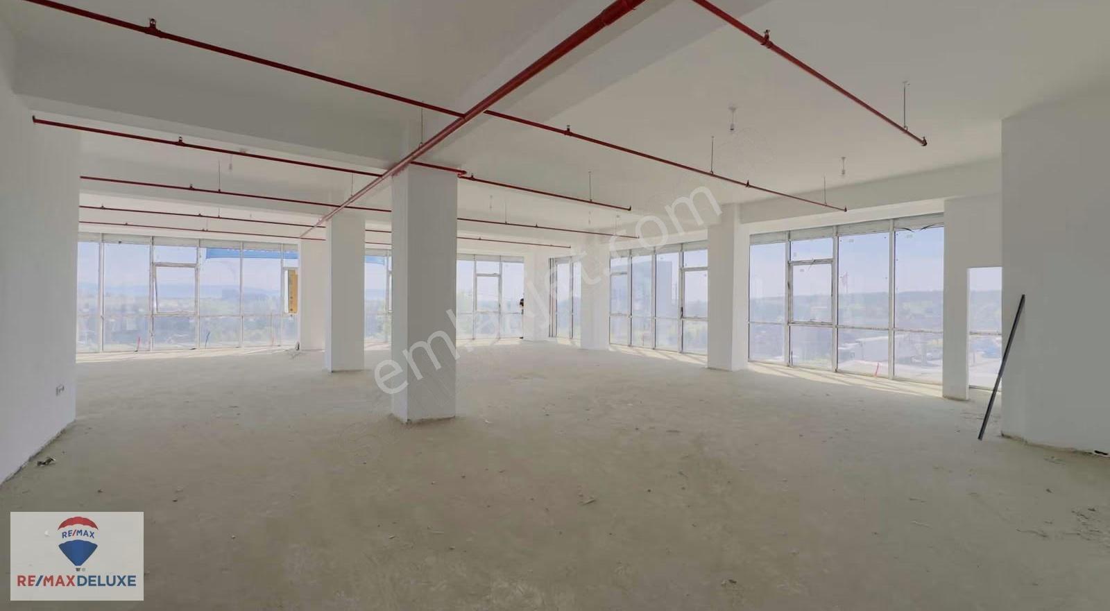 KOCAELİ ÇAYIROVA'DA KOMPLE SATILIK 6 KATLI 2904 M2 PLAZA - Görünüm 5