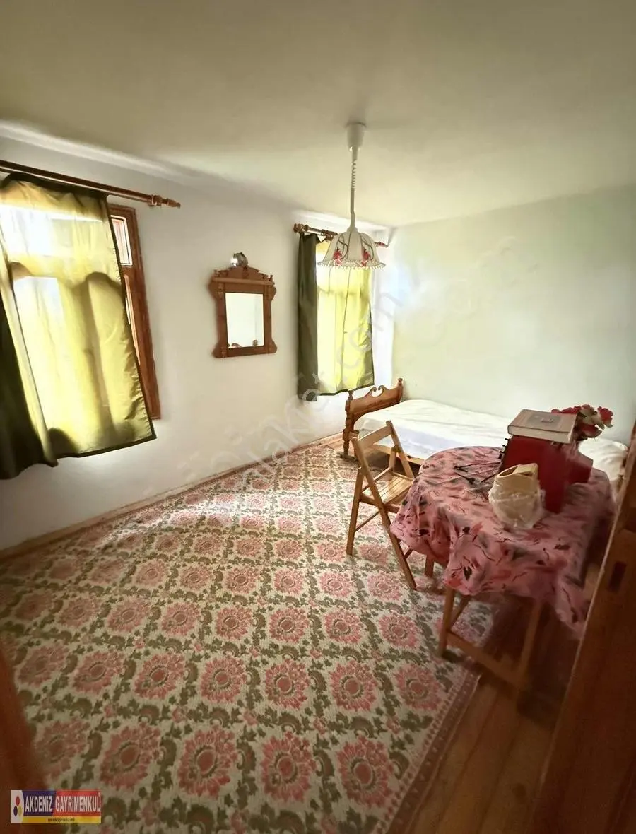 Çamlıyayla'da 1.000m2 Arsa İçerisinde Şömineli 6+1 Tripleks - Görsel 5