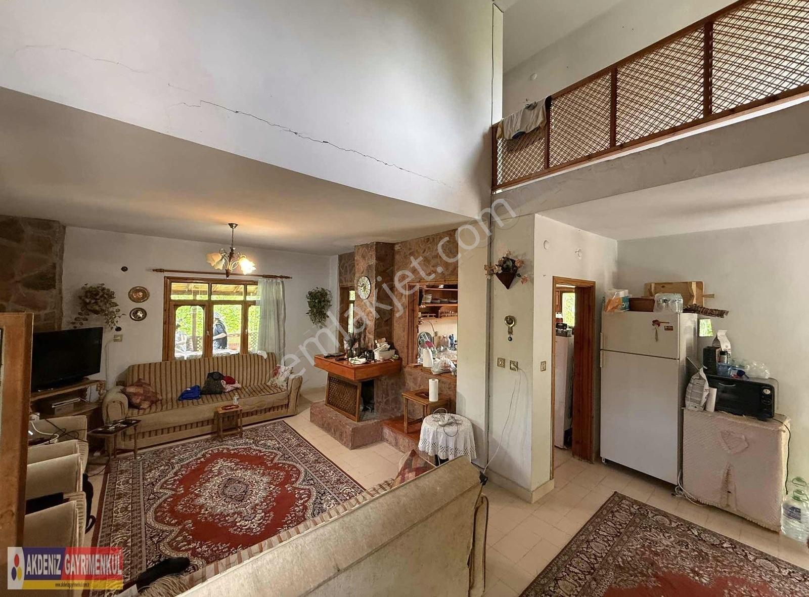 Çamlıyayla'da 1.000m2 Arsa İçerisinde Şömineli 6+1 Tripleks - Görsel 15