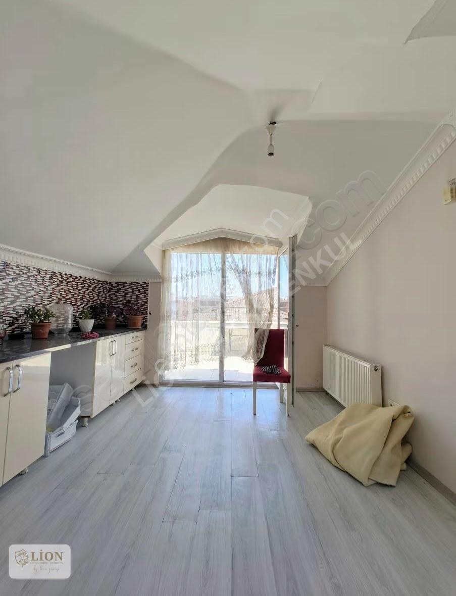Beylikdüzü Kavaklı Çarşı Merkezde 3+2 Dubleks Daire - Görsel 5
