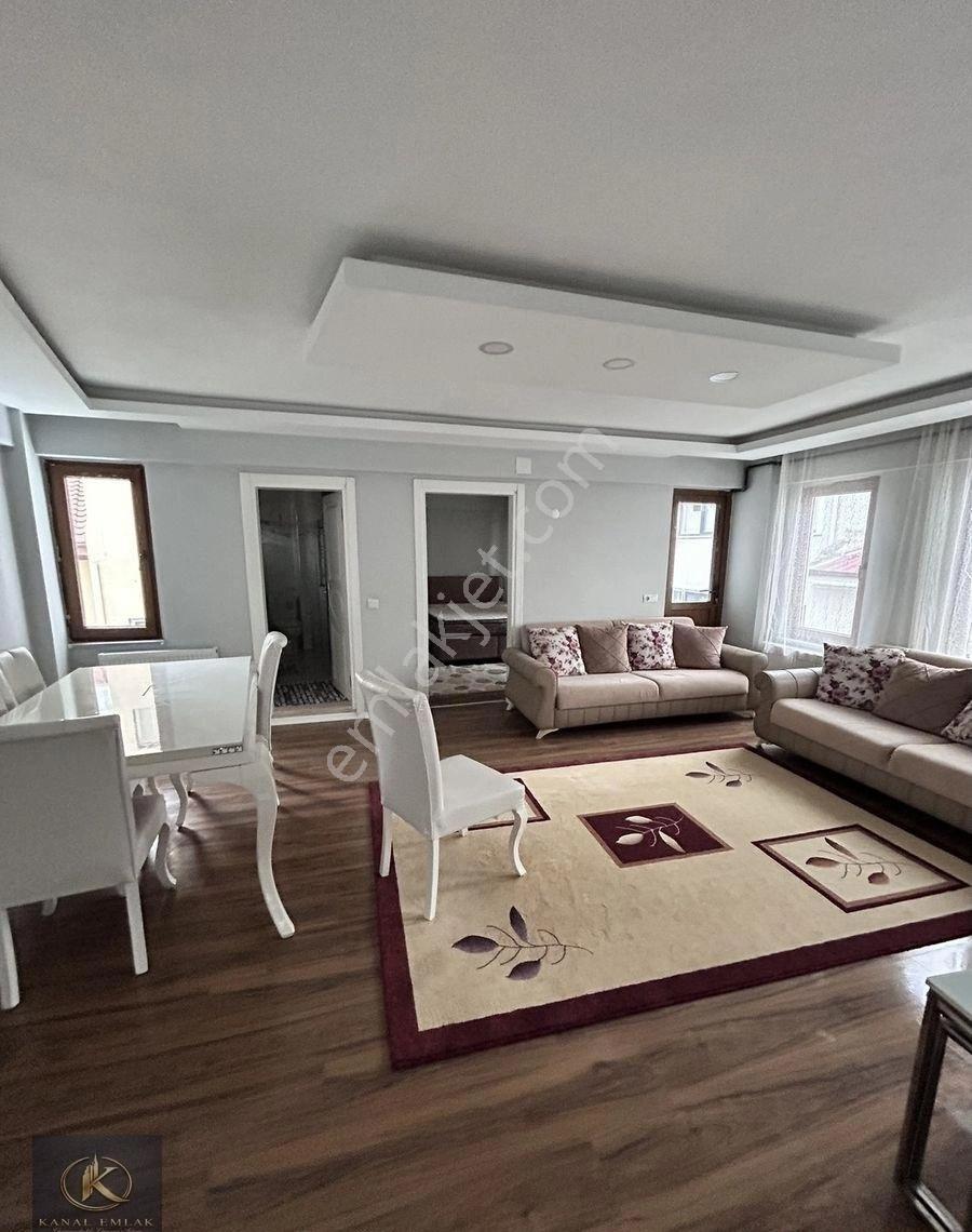 🏠 Merkezi Konumda 3 Katlı Bina – İki 1+1 Daire, Otopark Ve Ayrı Tapu!