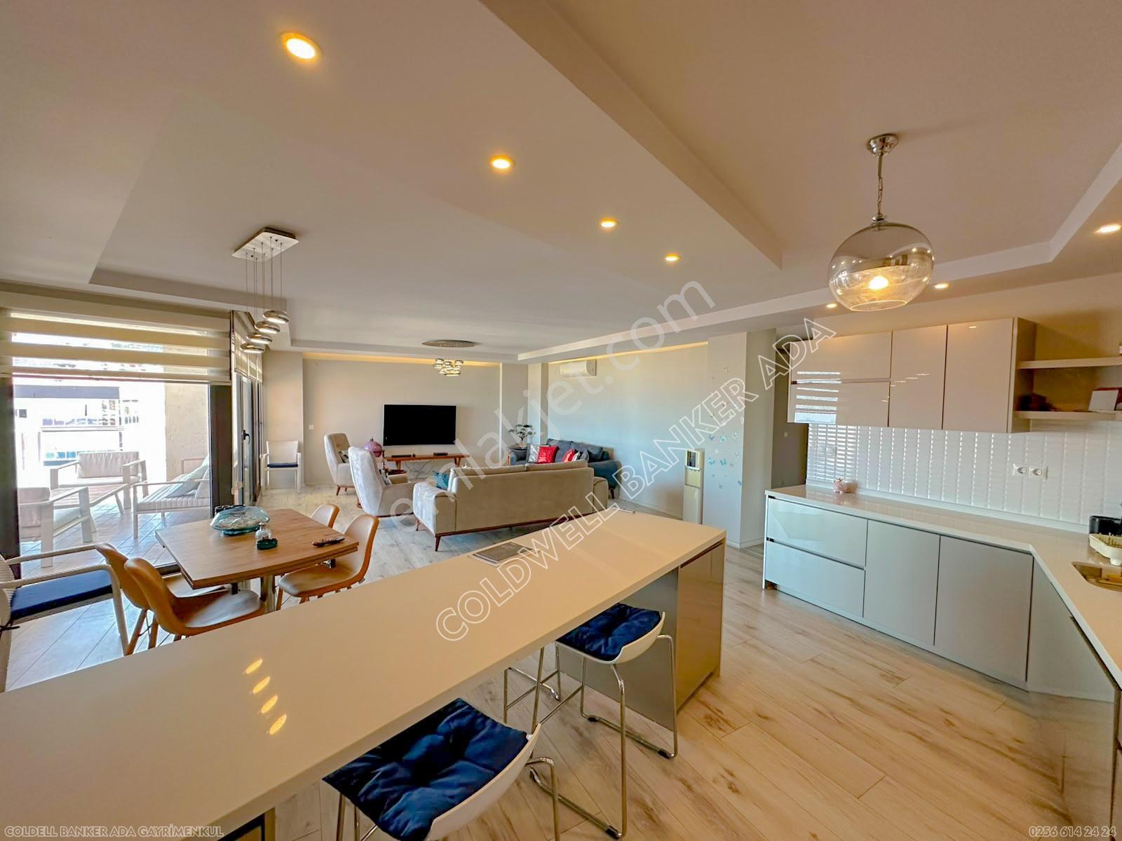 Kuşadası Terrace Ada Sitesi'nde Panoramik Deniz Manzaralı Satılık 3+1 Lüks Daire - Görsel 9