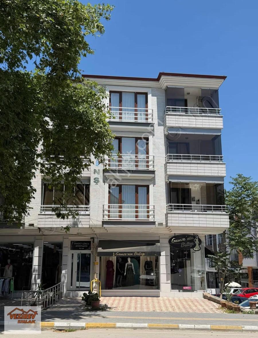 Çamlık Caddesine Cephe 3+1 Asansörlü Geniş Daire - Görsel 16