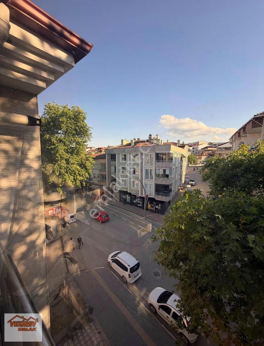 Çamlık Caddesine Cephe 3+1 Asansörlü Geniş Daire - Görsel 12