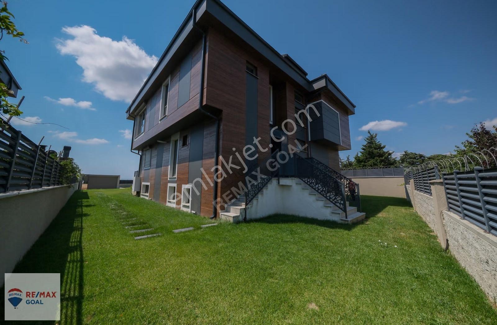 Silivri Kavaklı'da Müstakil Havuzlu, 600 M2 Lüks Villa
