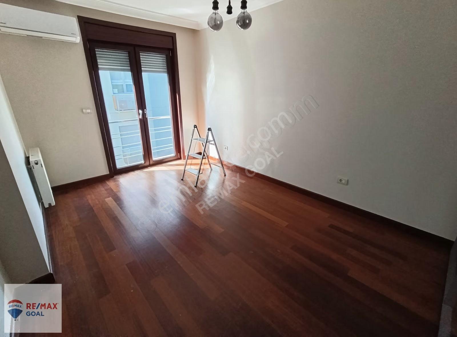 Caddebostan Taş Mektep'te Geniş 4+1 Dubleks Kiralık Daire - Görsel 17