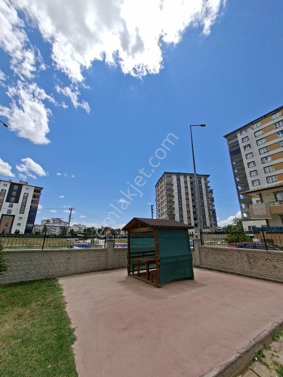Seyrantepe'de Site İçinde Fırsat 3+1 Daire - Görsel 36