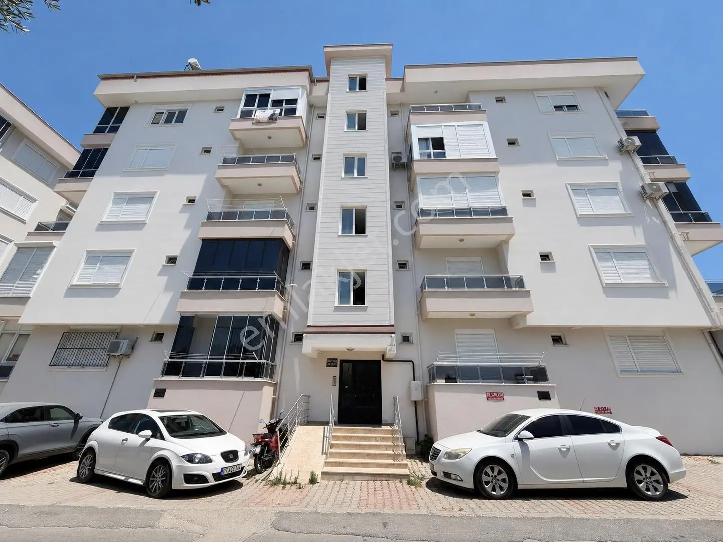 !! Merkez Mahallesin'de Full Krediye Uygun 3+1 Satılık Daire !!