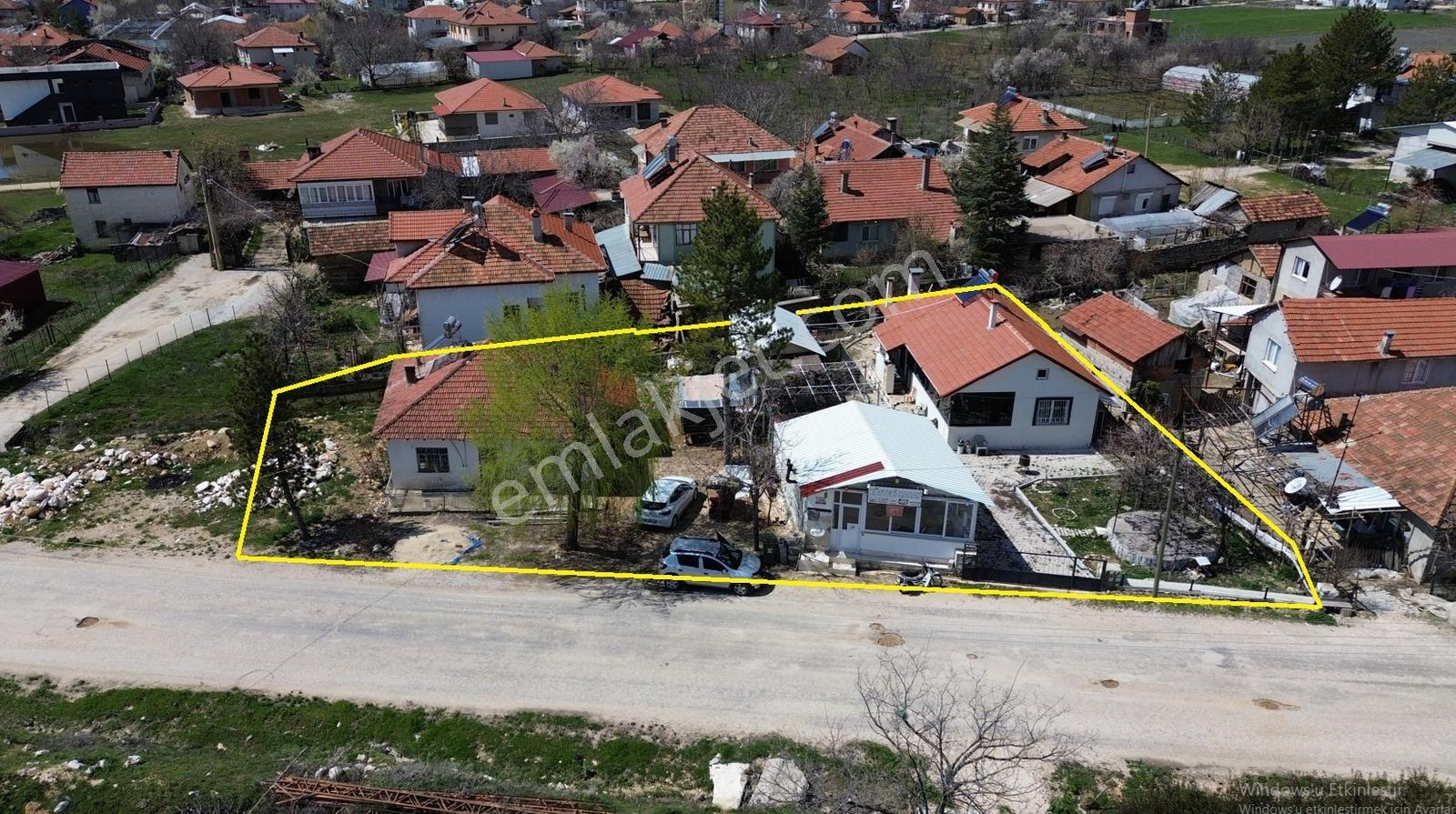 Vip Gayrimenkul'den Akçay Mah. 776m² 2 Adet Ev Ve Arsası - Görsel 3