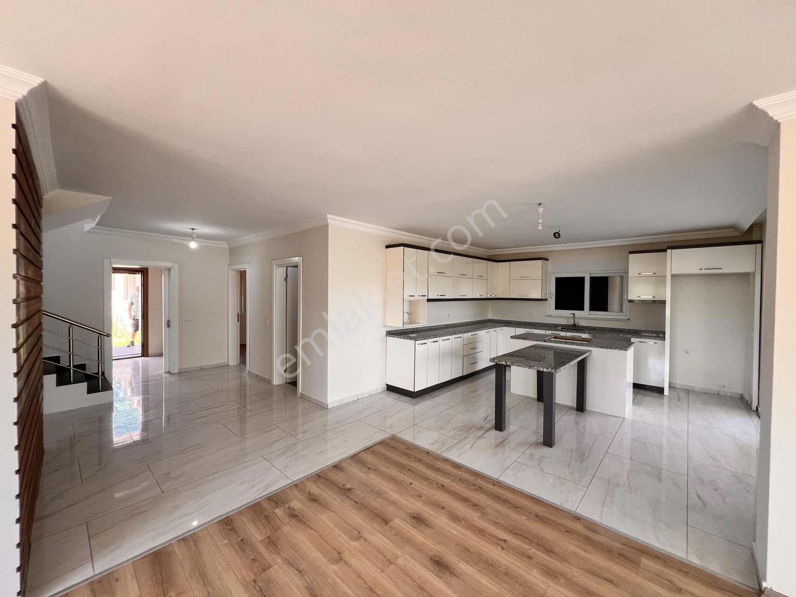 Altınkalede 500 M² Arsa İçerisinde Müstakil Villa Dağ Manzaralı - Görsel 6