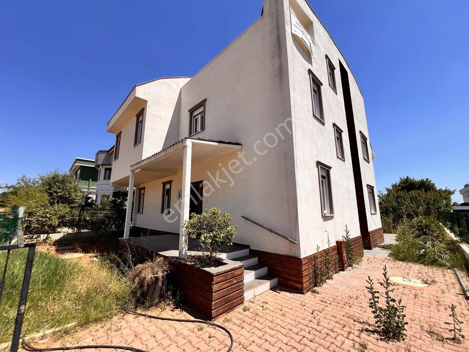 Altınkalede 500 M² Arsa İçerisinde Müstakil Villa Dağ Manzaralı - Görsel 5