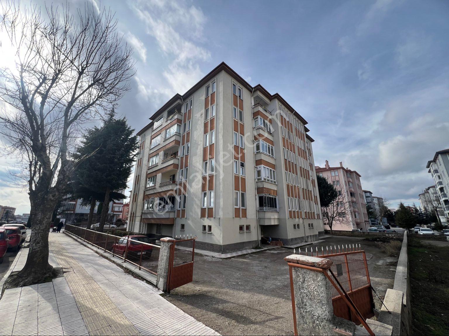 Dr. Sadık Ahmet Caddesi Üzeri Satılık 3+1 Daire