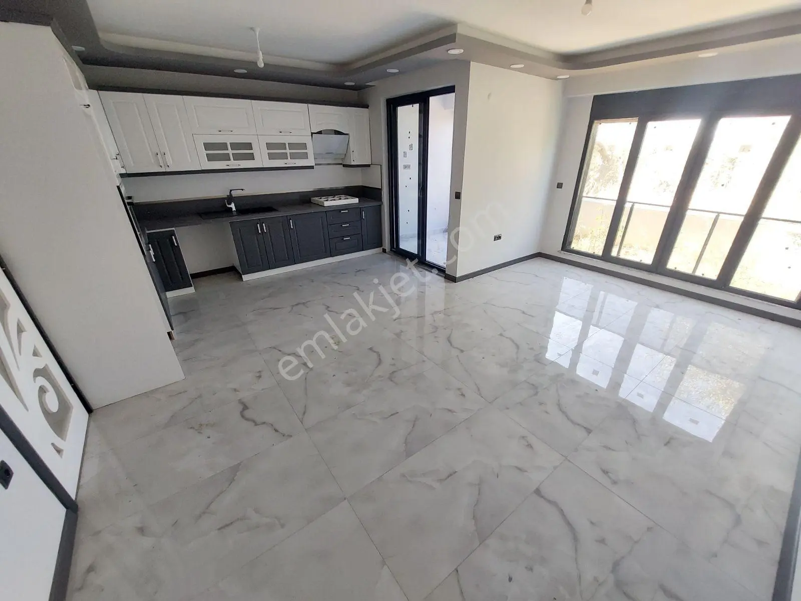 Venüs'ten,deniz Manzaralı Yüzme Havuzlu 4+1 Fırsat Villa - Görsel 3
