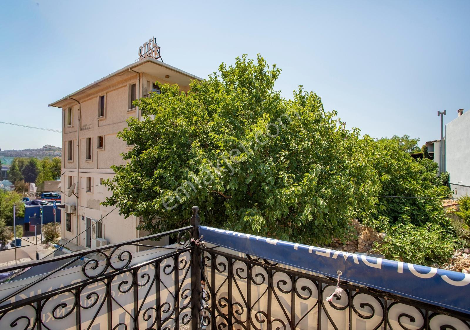 Foça'da Satılık Restorasyonlu Masrafsız Taş Ev - Görsel 26