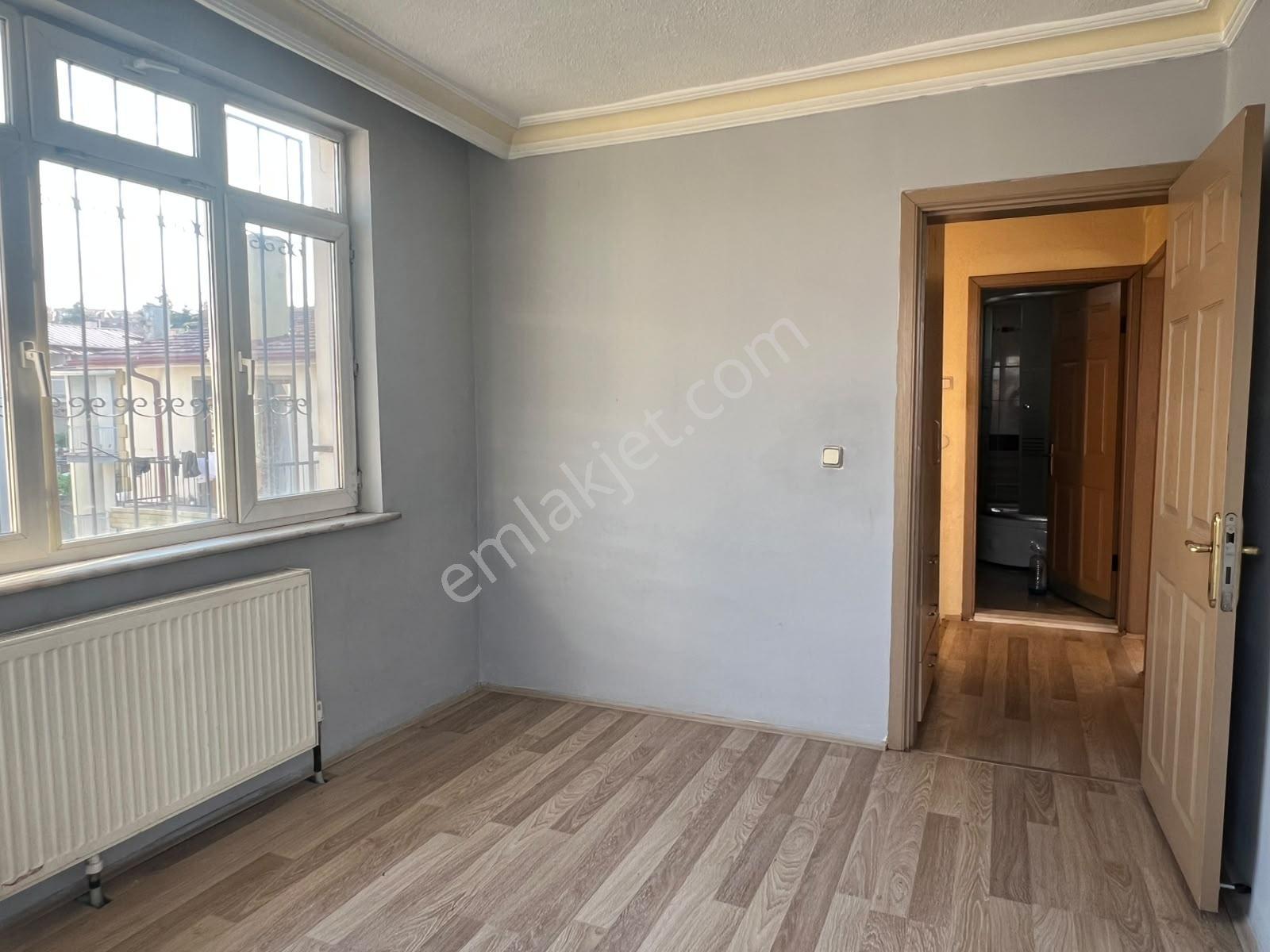 Uğur Mumcu Mahallesinde Köşe Konumda Mantolamalı 4 Oda 2 Salon - Görsel 35