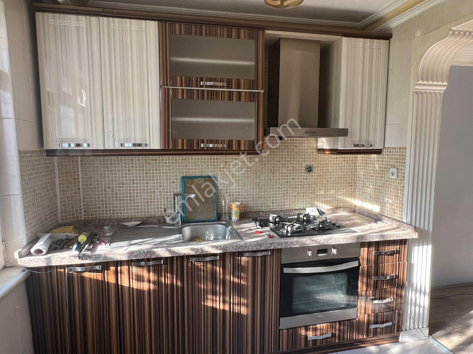 Uğur Mumcu Mahallesinde Köşe Konumda Mantolamalı 4 Oda 2 Salon - Görsel 32