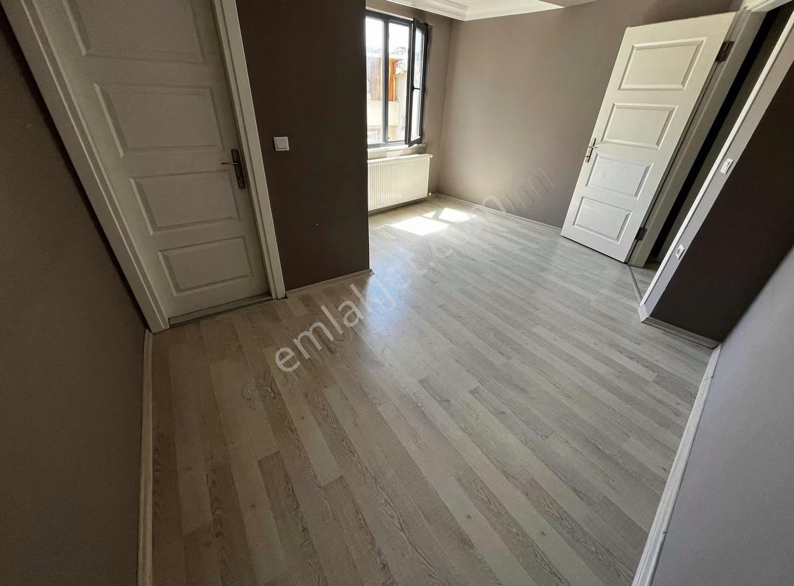 Eyüp Güzeltepe Mahallesi Ebeveyn Banyolu Boş 3+1 Kiralık Daire - Görsel 28