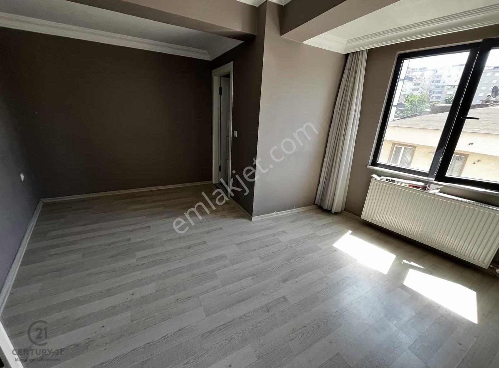 Eyüp Güzeltepe Mahallesi Ebeveyn Banyolu Boş 3+1 Kiralık Daire - Görsel 25