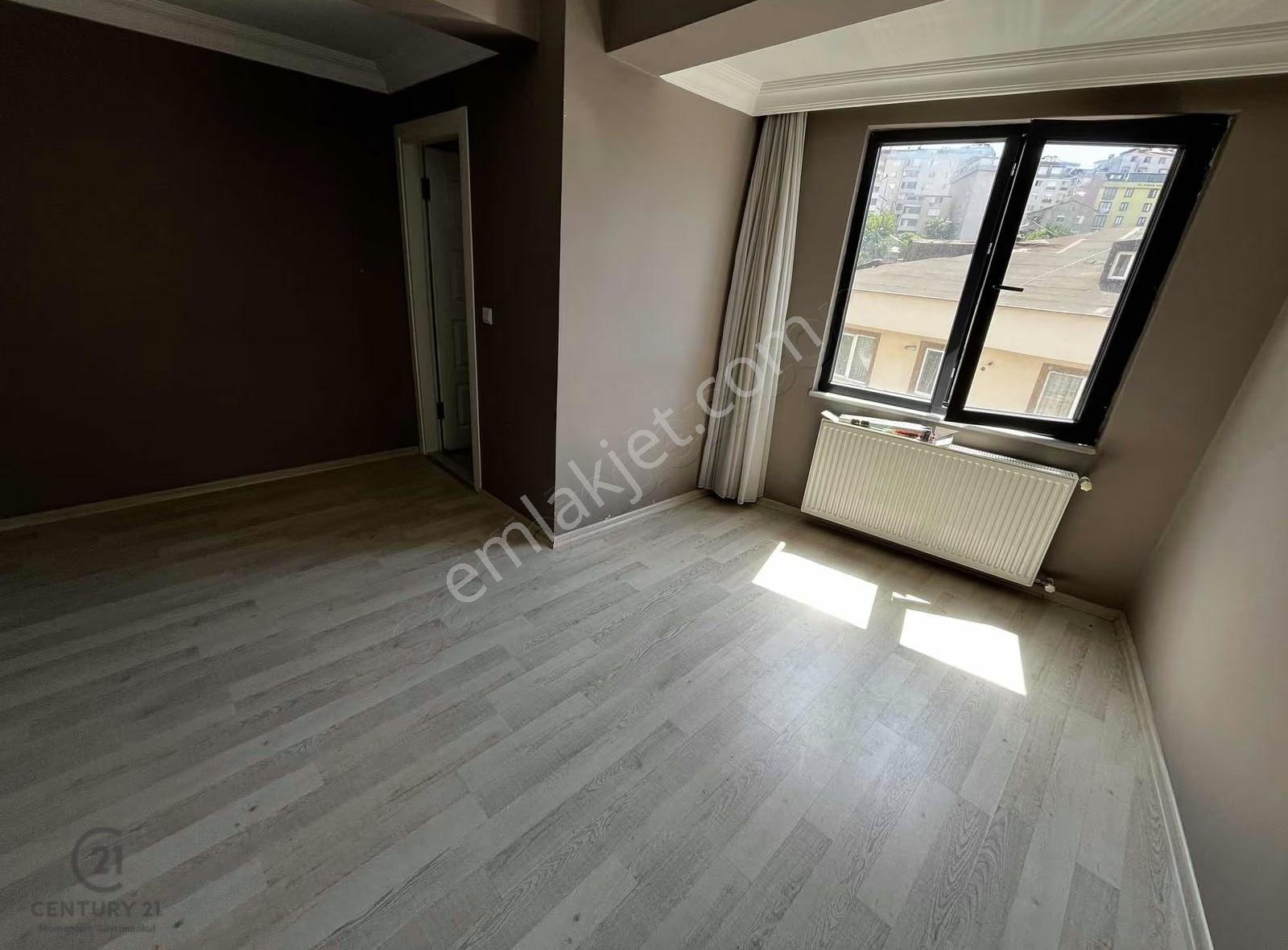 Eyüp Güzeltepe Mahallesi Ebeveyn Banyolu Boş 3+1 Kiralık Daire - Görsel 26