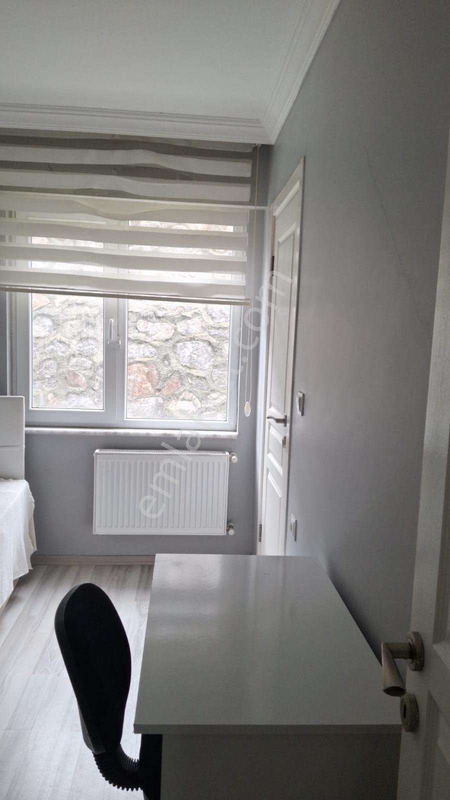 Kemalpaşa Loca Sitesinde Full Eşyalı Bakımlı 3+1 Satılık Daire ! - Görsel 3