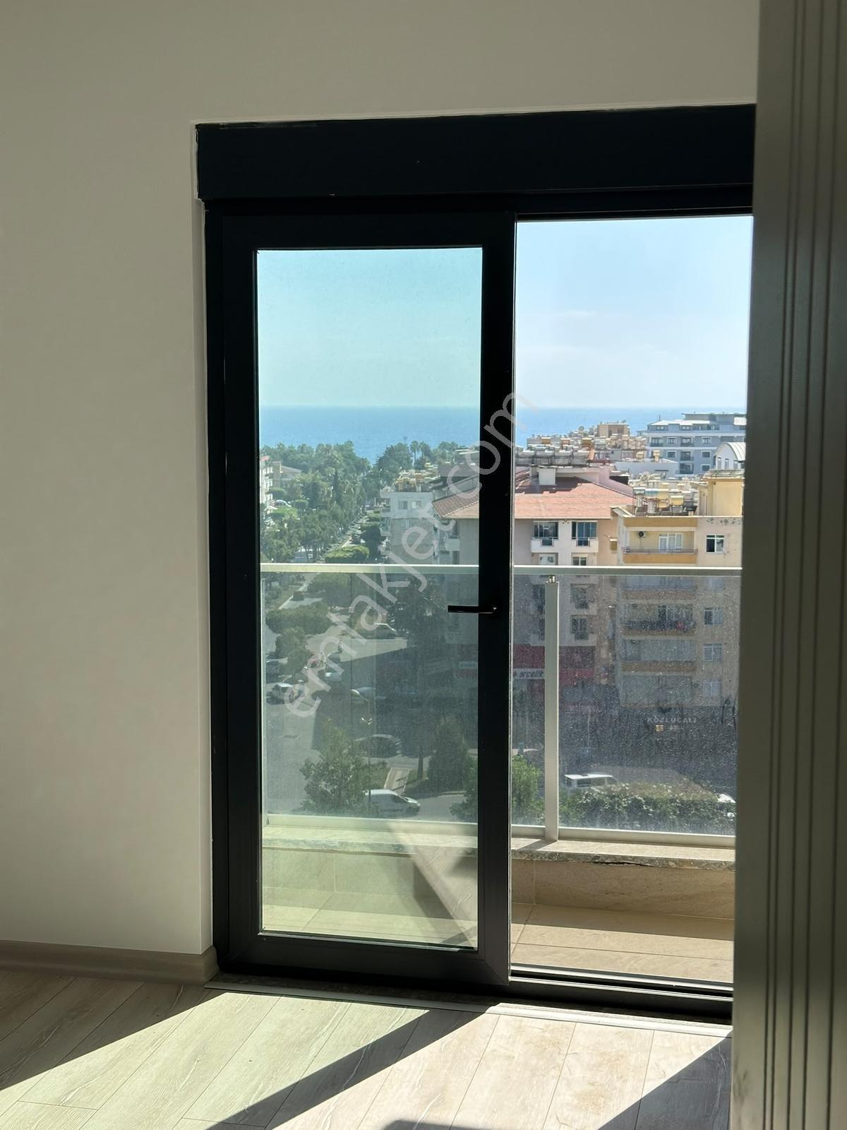 Alanya Mahmutlarda Toros Bulvar Sitesi 1+1 Satılık Daire - Görsel 12