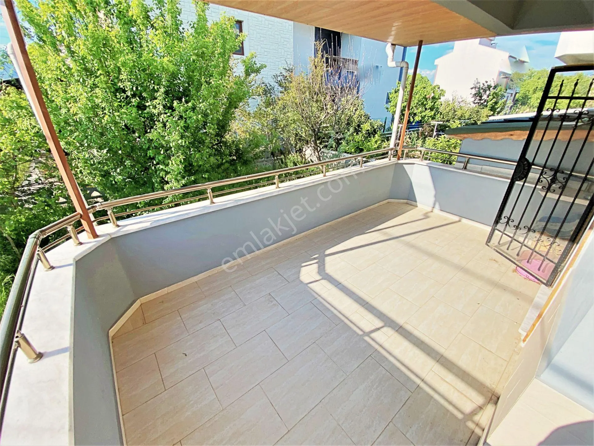 Güre’de Gültaş Emlaktan Satılık Deniz Manzaralı, Geniş Bahçeli 6+1 Villa - Görsel 2