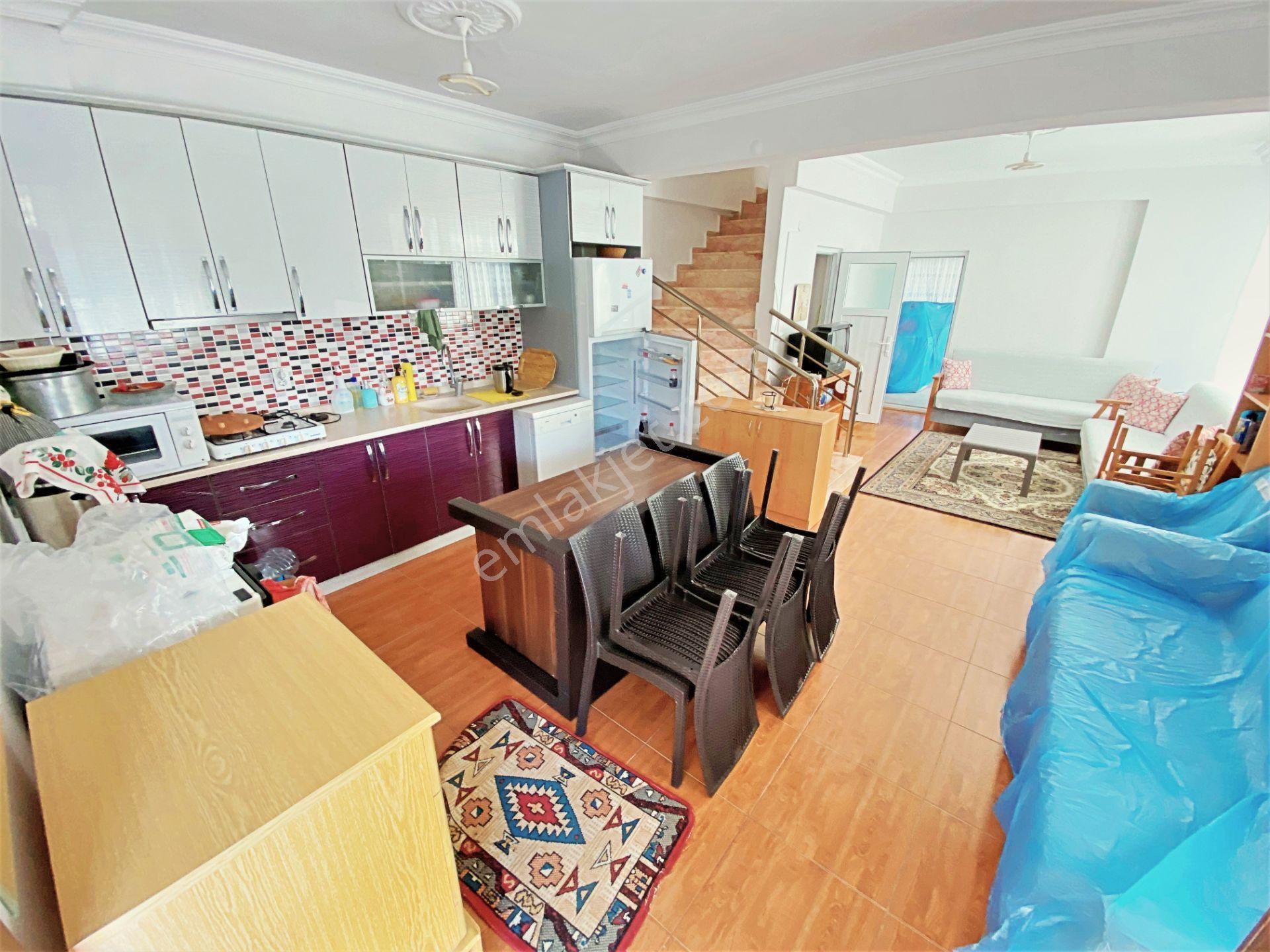 Güre’de Gültaş Emlaktan Satılık Deniz Manzaralı, Geniş Bahçeli 6+1 Villa - Görsel 3