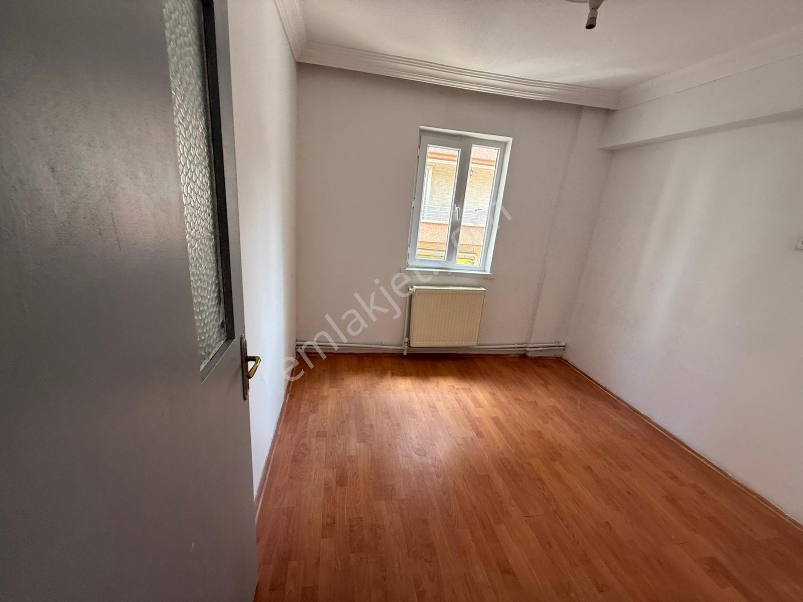 Bilgen Vatan'dan Aktepe 951. Cadde Üzerinde 1. Kat Ön Cephe Bağımsız Salon 3+1 Satılık Fırsat Daire - Görsel 9
