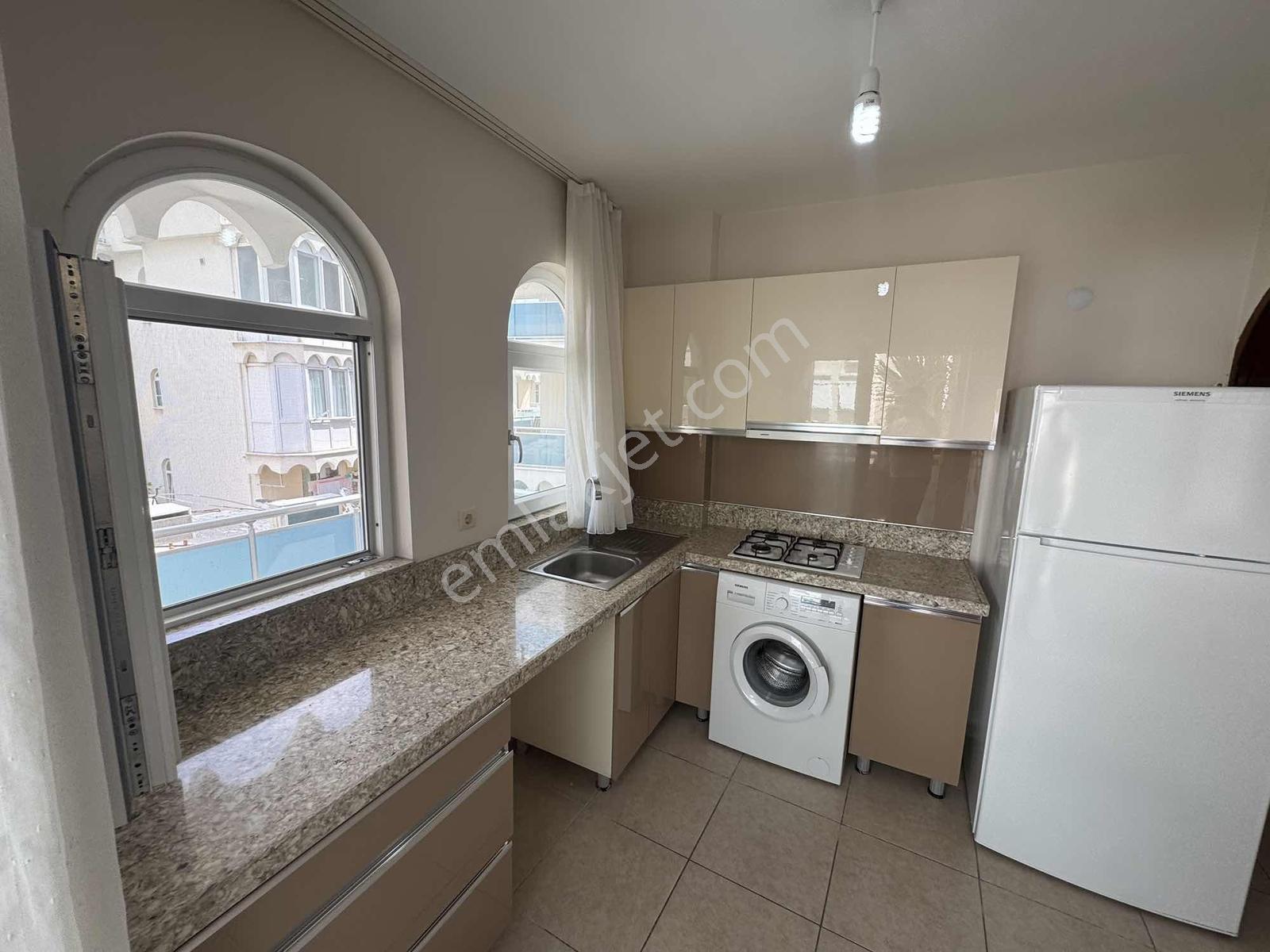 Güçlü Kardeşler Denize Sıfır Sitede 2+1 Deniz Manzaralı Daire - Görsel 7