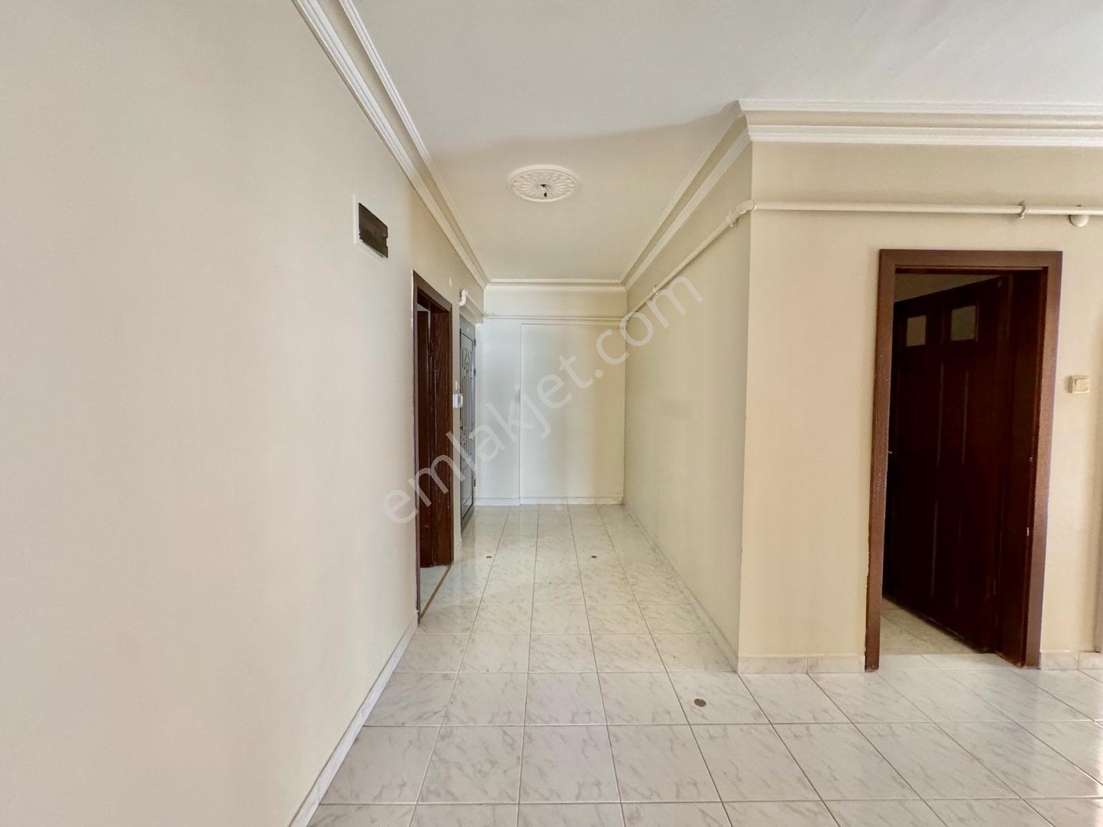 Bağlarbaşı'nda Satılık 3+1 Daire (10m2 Kilerli) - Görsel 24