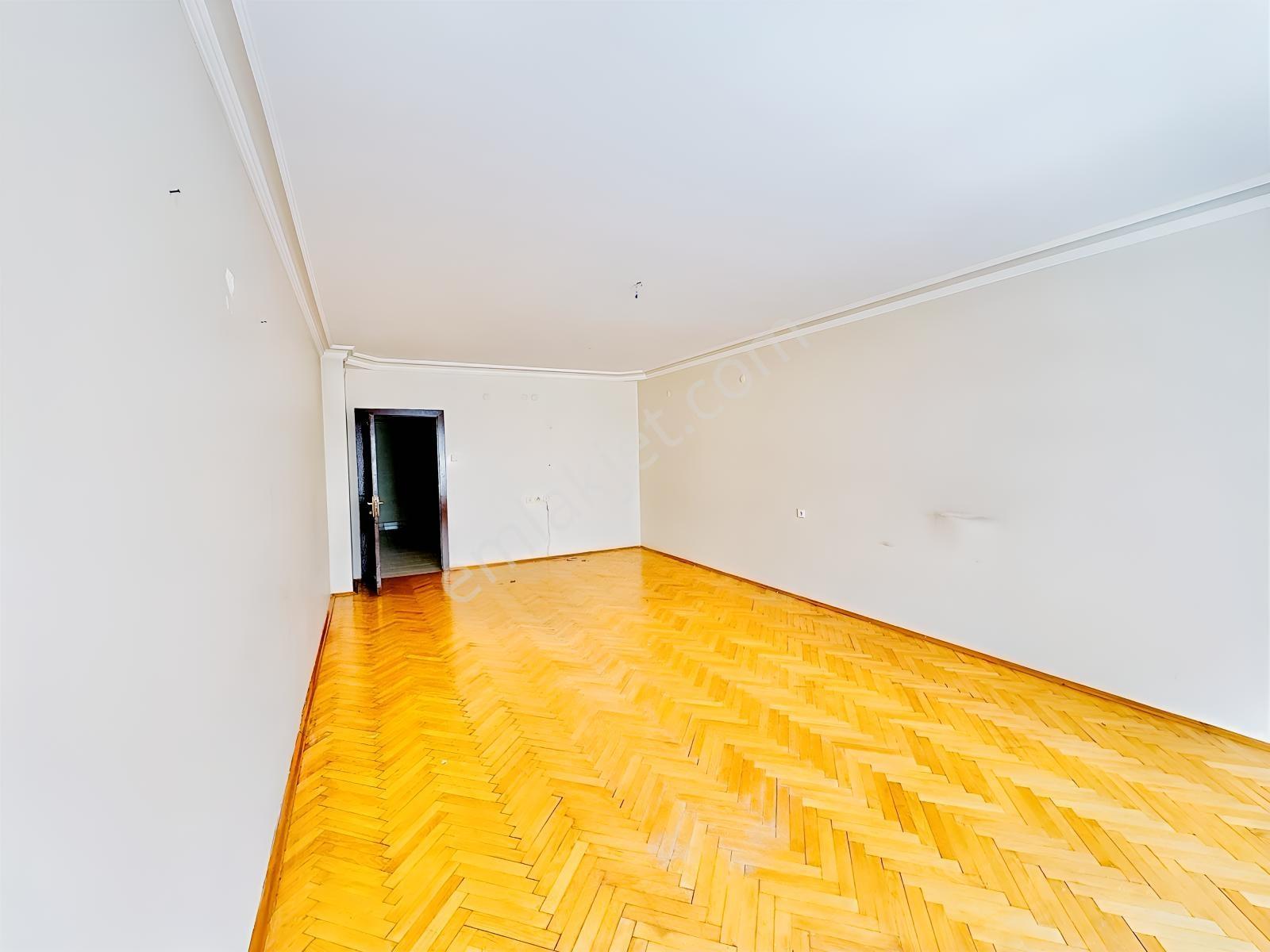 Bağlarbaşı'nda Satılık 3+1 Daire (10m2 Kilerli) - Görsel 14