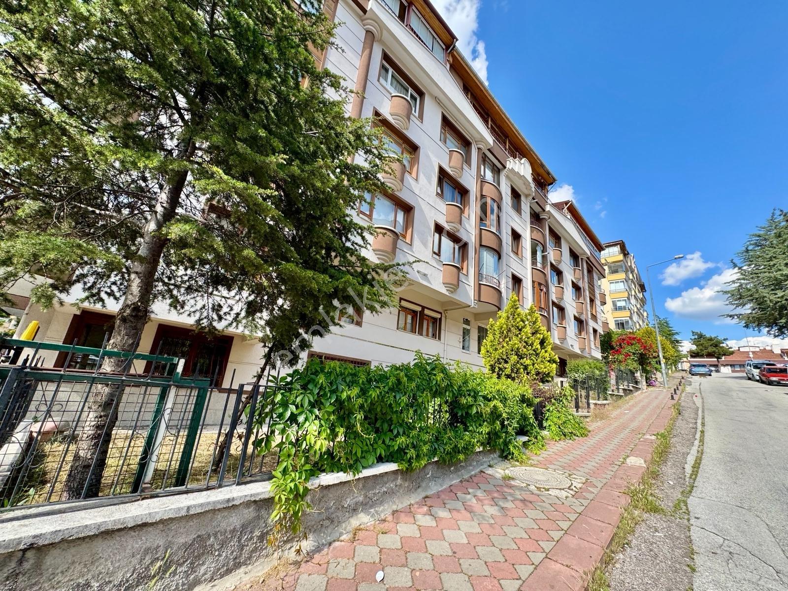 Bağlarbaşı'nda Satılık 3+1 Daire (10m2 Kilerli) - Görsel 30