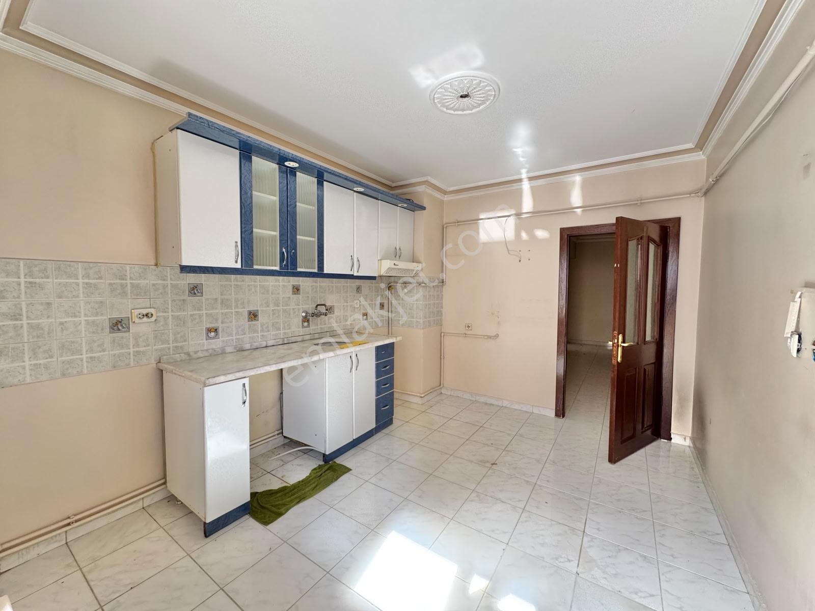 Bağlarbaşı'nda Satılık 3+1 Daire (10m2 Kilerli) - Görsel 31