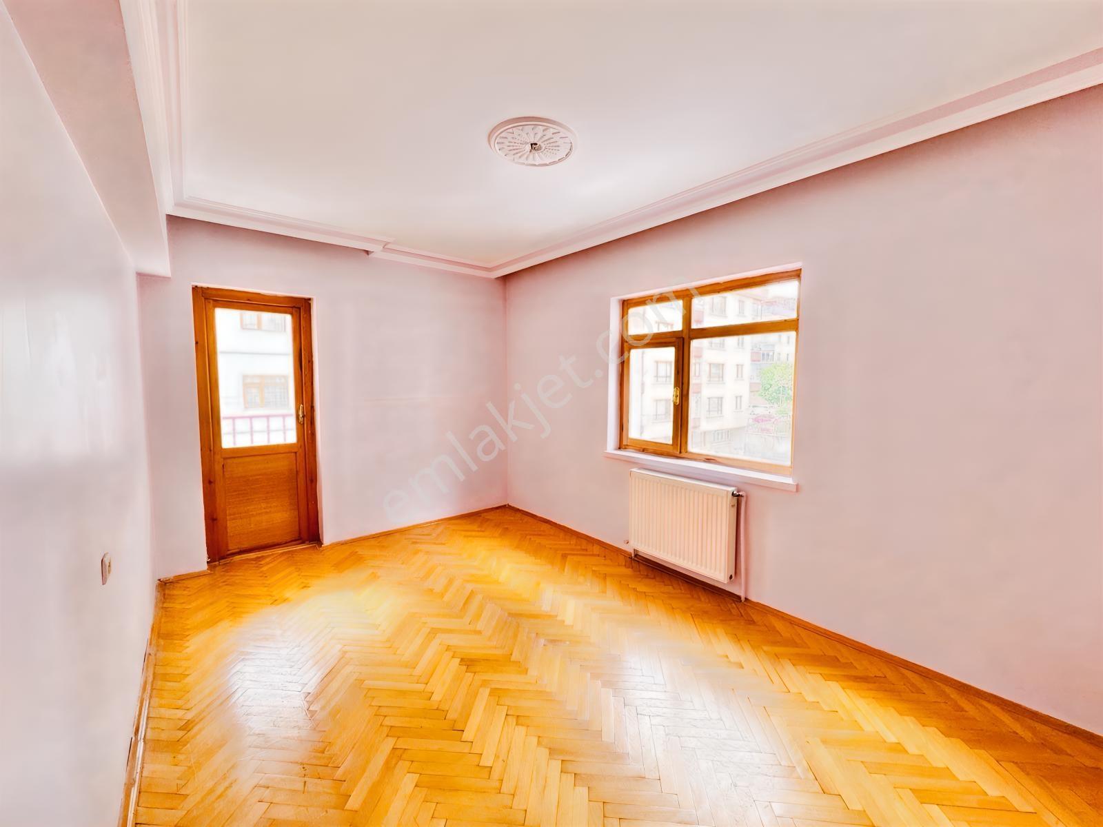 Bağlarbaşı'nda Satılık 3+1 Daire (10m2 Kilerli) - Görsel 13