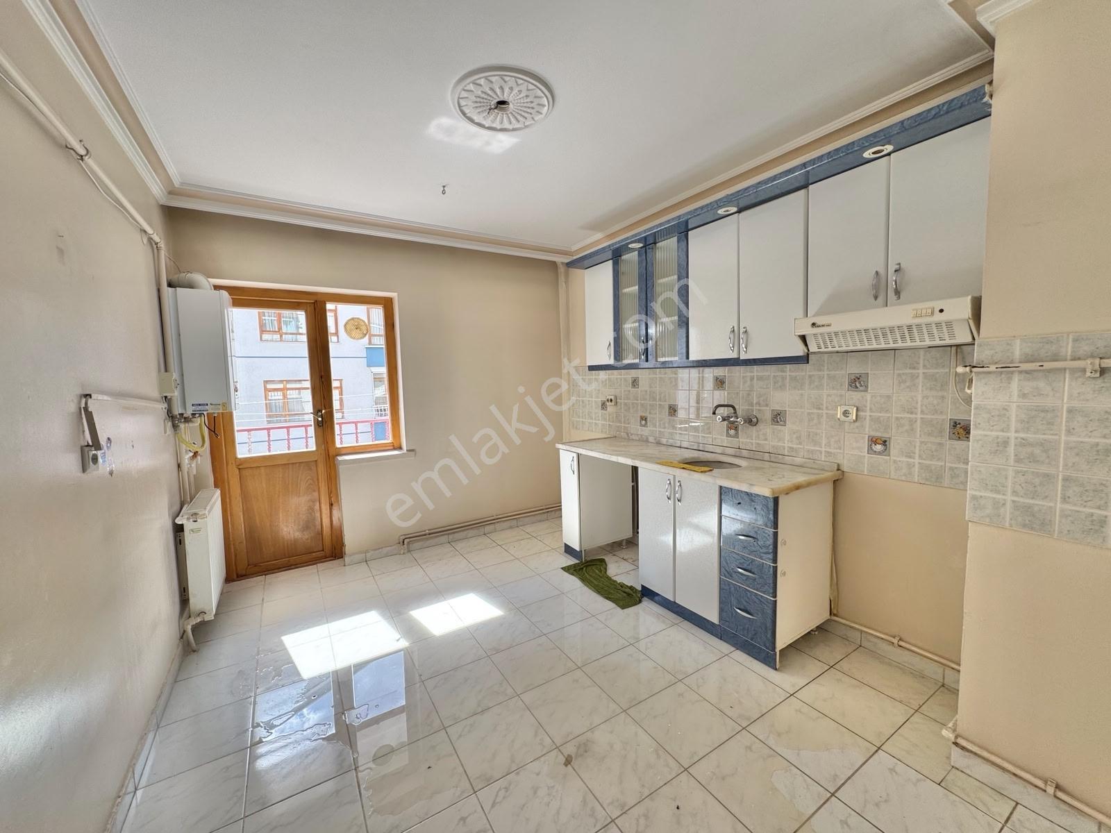 Bağlarbaşı'nda Satılık 3+1 Daire (10m2 Kilerli) - Görsel 26