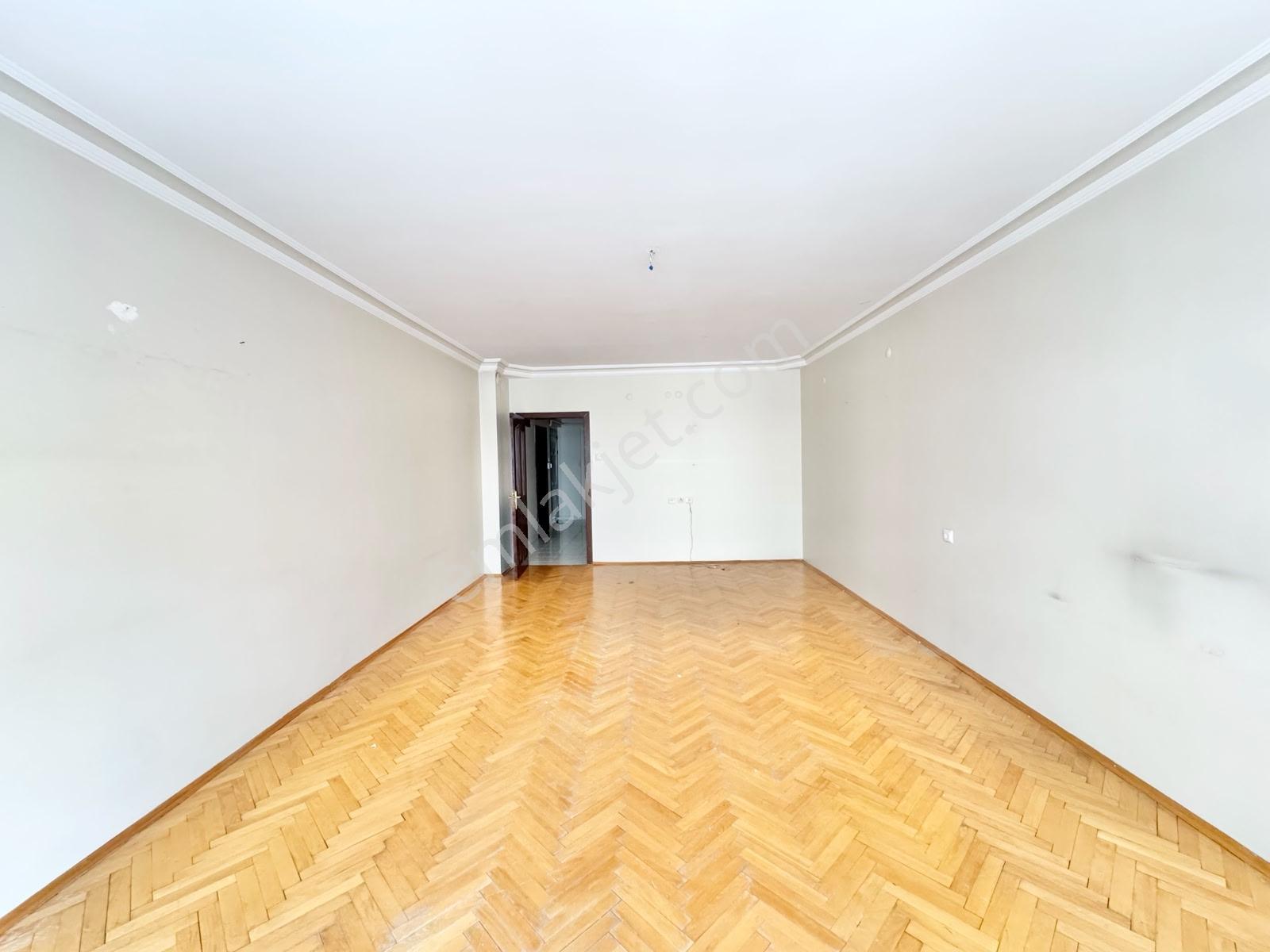 Bağlarbaşı'nda Satılık 3+1 Daire (10m2 Kilerli) - Görsel 18