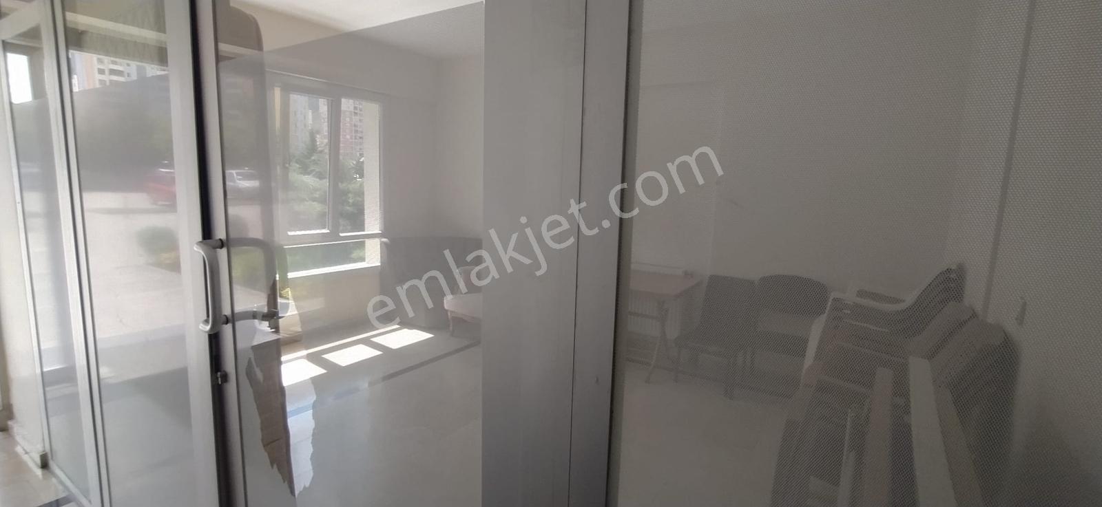Altınoluk'ta Şehzade Konutlarında Manzaralı Temiz Daire - Görsel 12