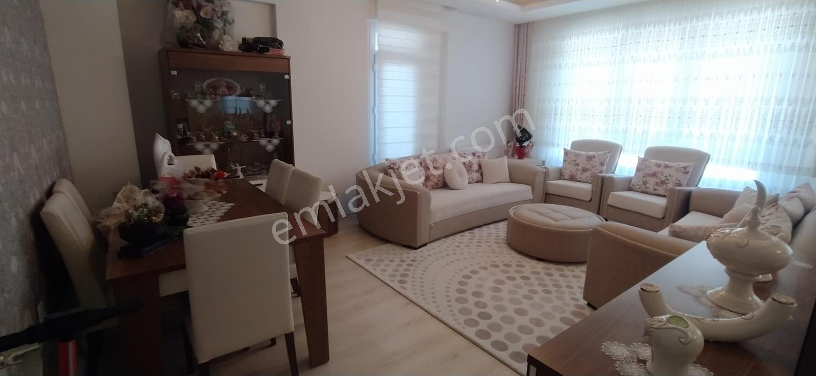 Altınoluk'ta Şehzade Konutlarında Manzaralı Temiz Daire - Görsel 28