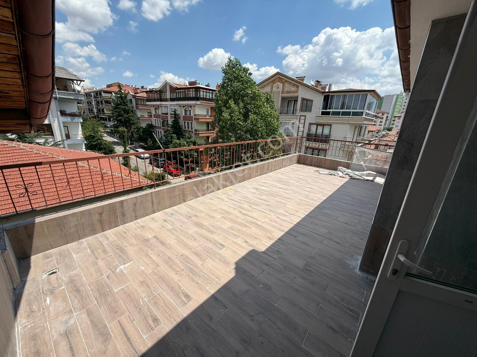 Vatan'dan Aktepe'de Cadde Yakını İçerisi Megalüks Yapılı Masrafsız Bağımsız 5+1 Satılık Dubleks - Görsel 26