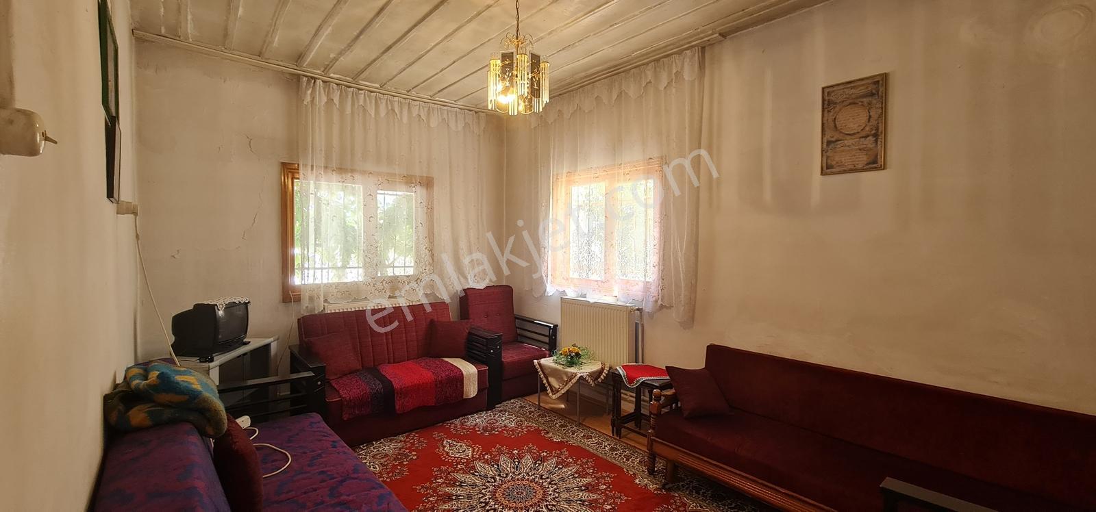 Bahtiyarbostan'da İçinde Müstakil Ev Bulunan Arsa - Görsel 5