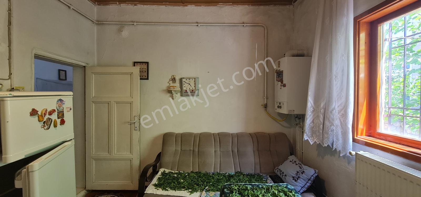Bahtiyarbostan'da İçinde Müstakil Ev Bulunan Arsa - Görsel 2