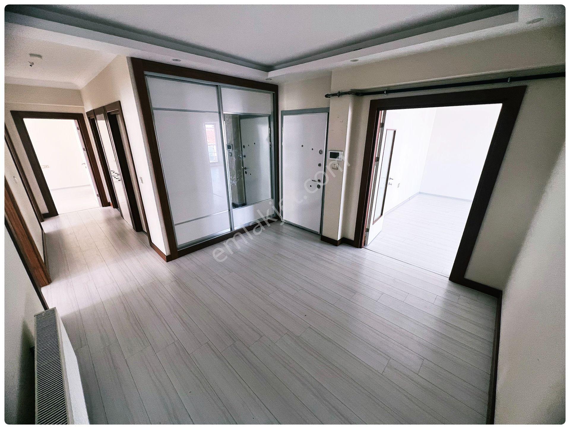 Kayalarda Erol Kaya Cadde Üstü Giyinme Odalı Kiralık 4+1 Daire - Görsel 37