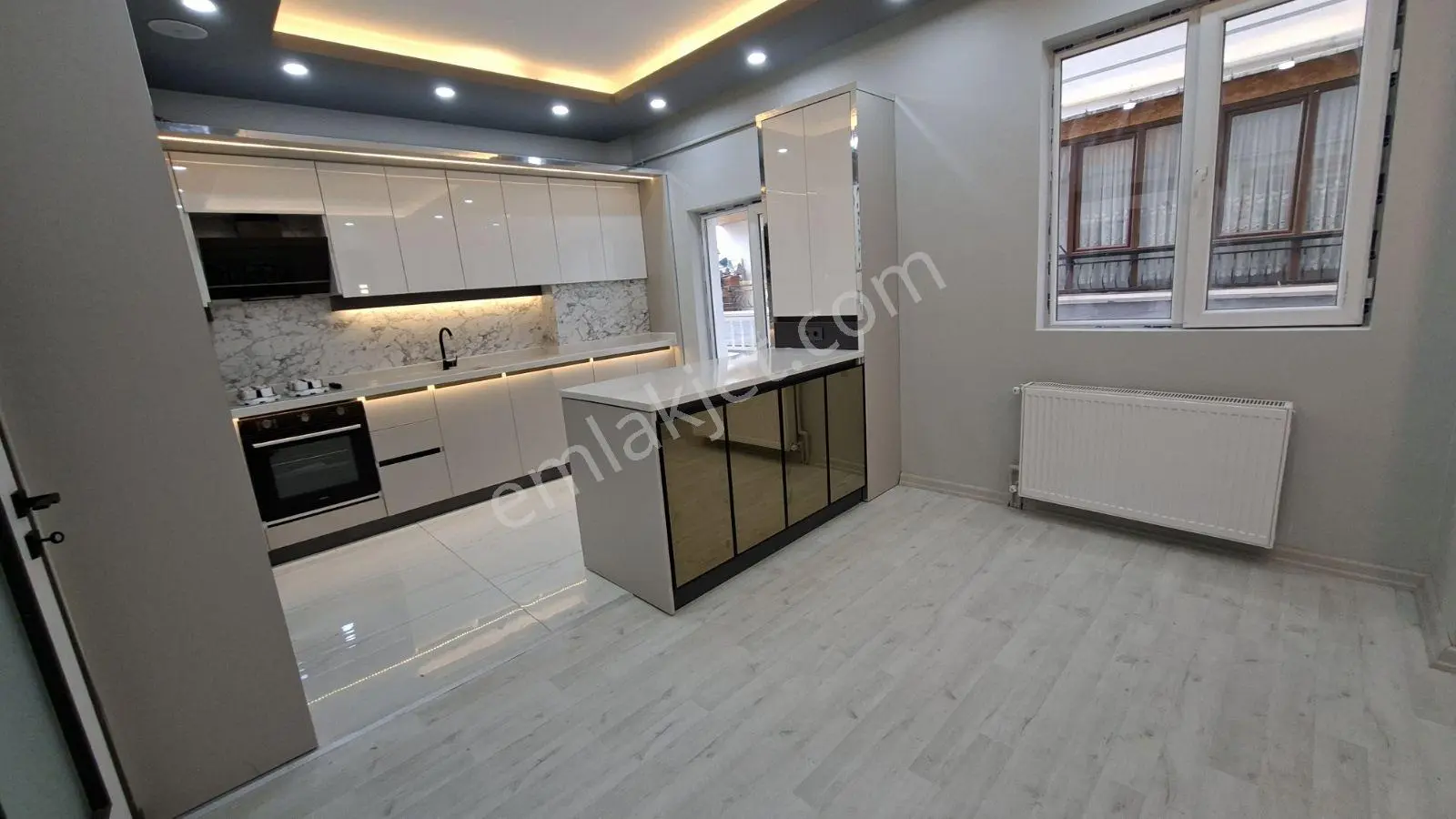 Acil Acil İskanı Yeni Bina Arakat Asansörlü Köşebaşı Ultra Lüks - Görsel 34