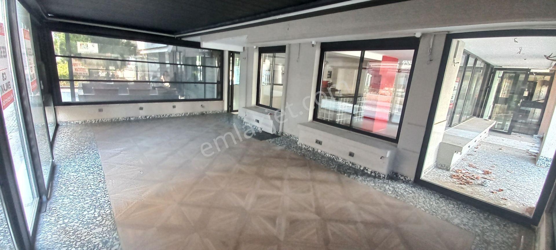 Mihatpaşa Cad.sadık Bey De Köşe Kiralık Dükkan Mağaza - Görsel 3