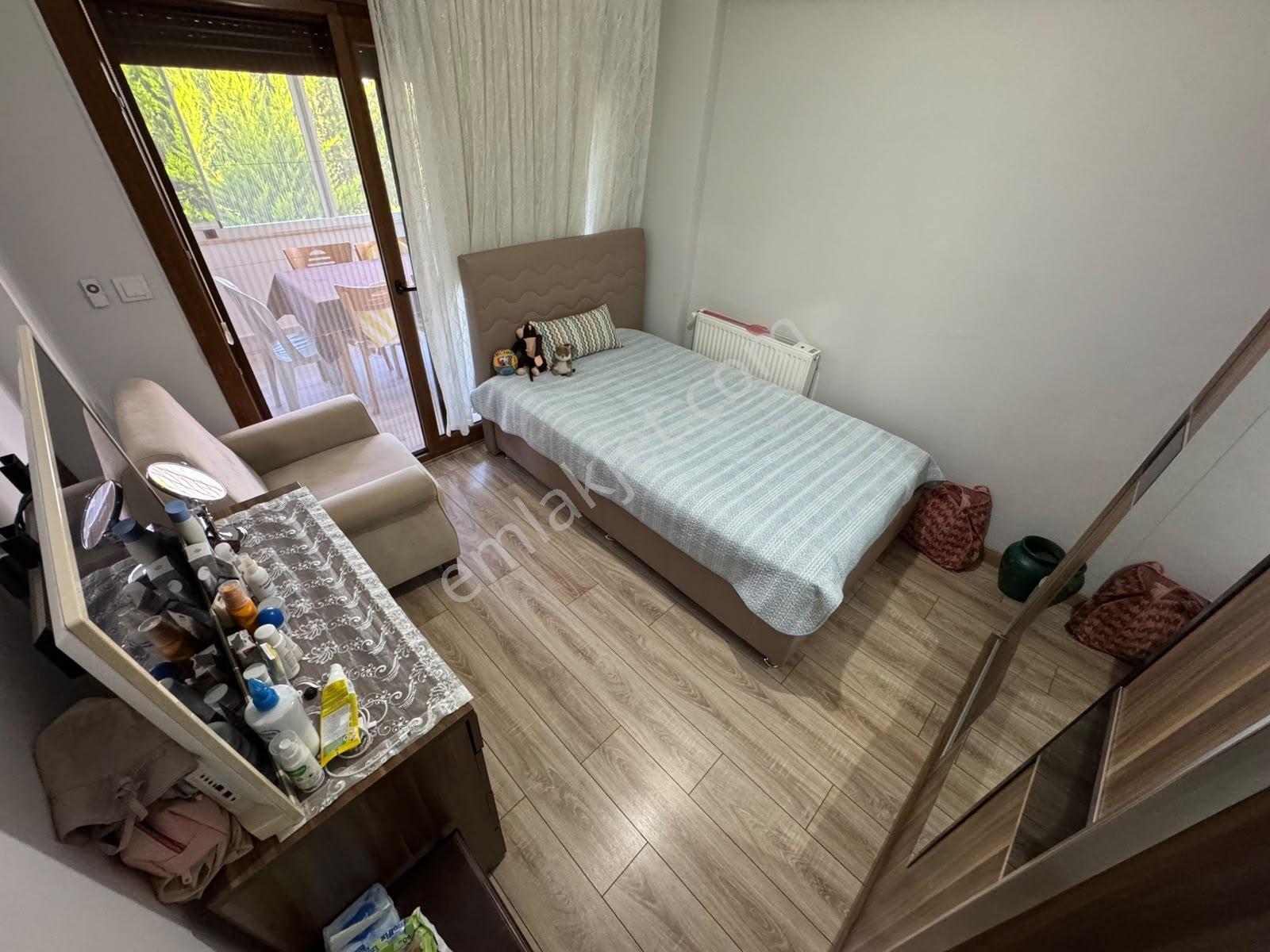 Sadece Kumsaldan Denize 100 Mt Ara Kat Doğalgazlı_3+1_köşe Daire - Görsel 32