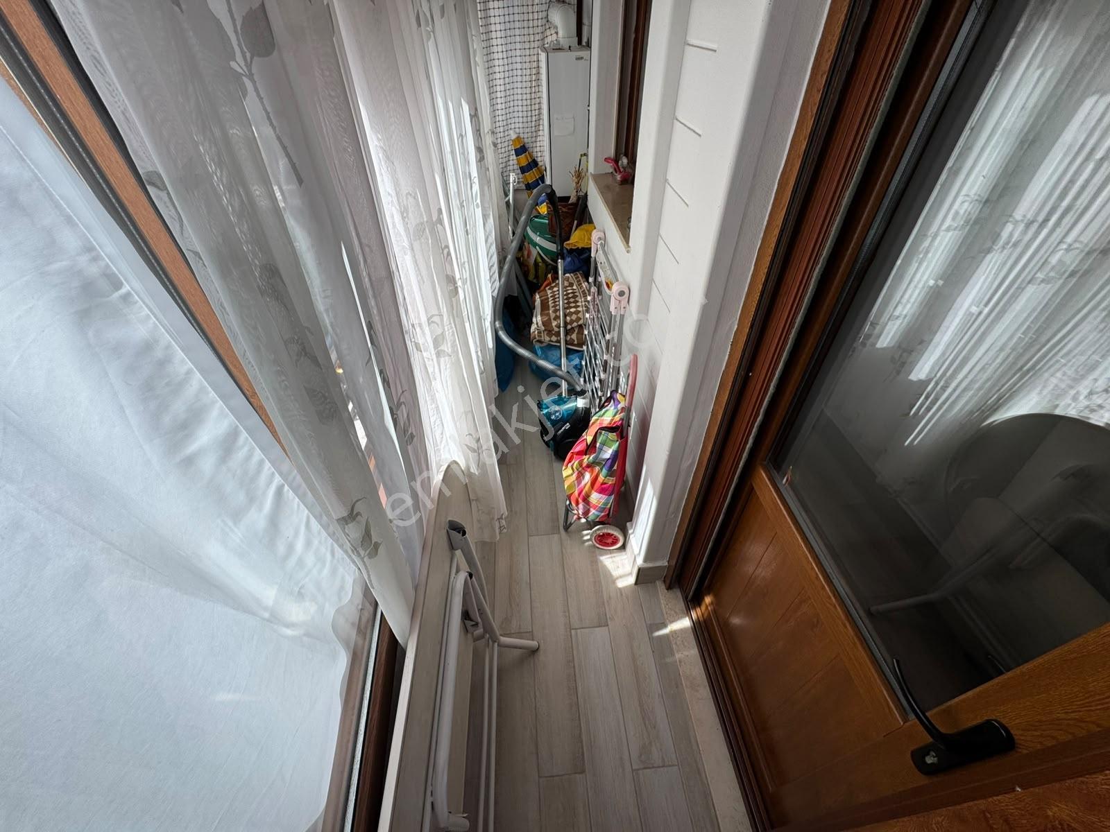 Sadece Kumsaldan Denize 100 Mt Ara Kat Doğalgazlı_3+1_köşe Daire - Görsel 24
